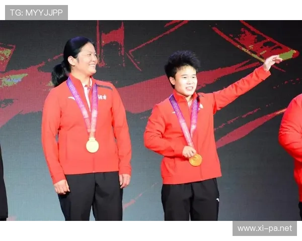 侯志慧赛场像女王，生活照居然是点外卖躺沙发的普通人，笑趴