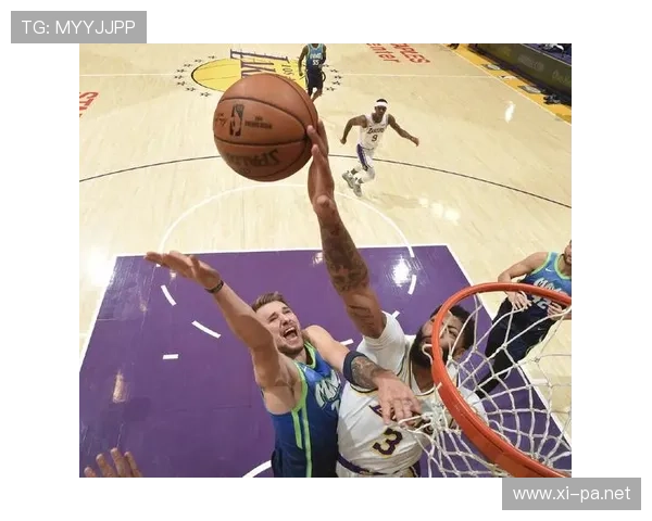 安东尼·戴维斯休赛期天天喝蛋白粉当水，家里冰箱塞满200瓶？